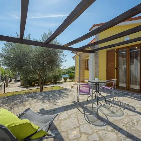 Feriehus Sol Avis Kaštelir