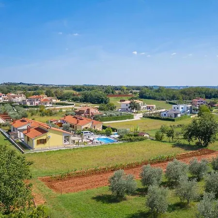 Feriehus Sol Avis Kaštelir
